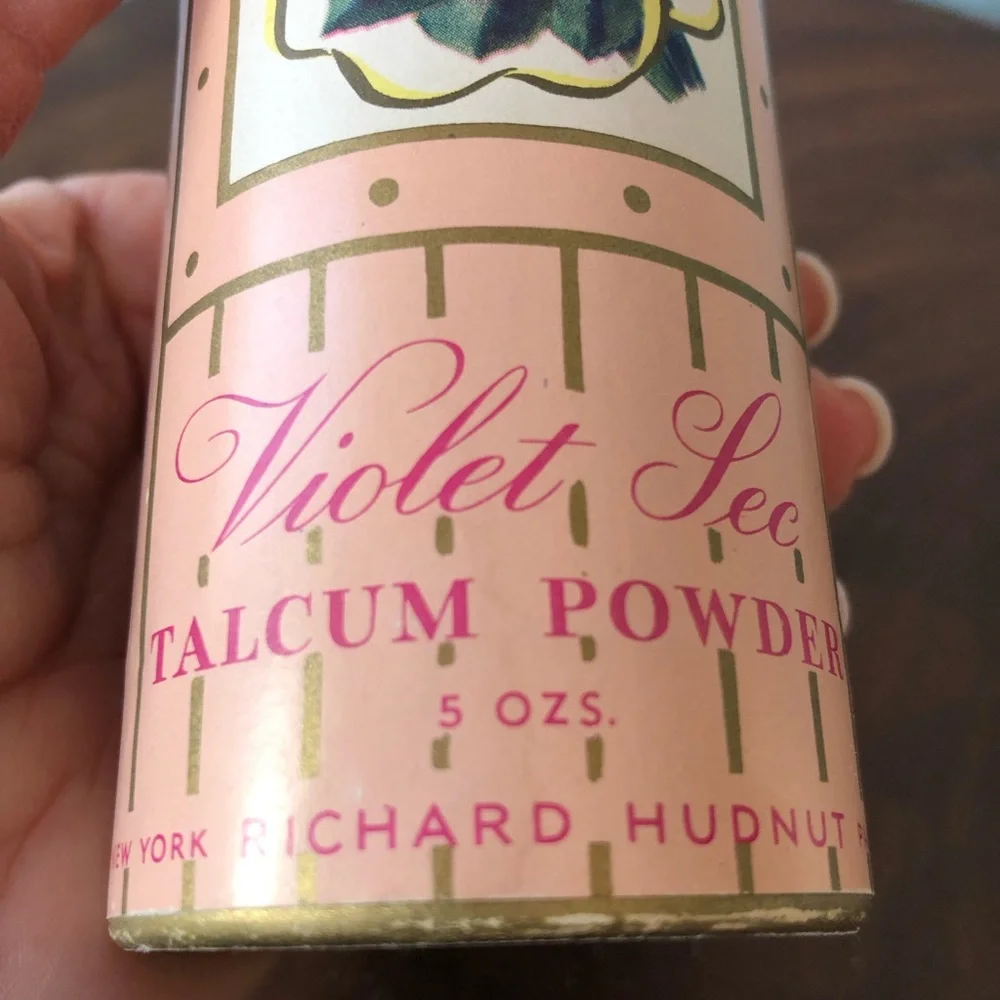 Two 1950’s vintage powders - one for your face and the other for your body! - Picture 15 of 16